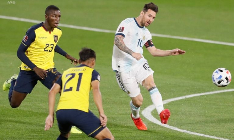 Manchester United, Chelsea y West Ham siguen de cerca a Moisés Caicedo