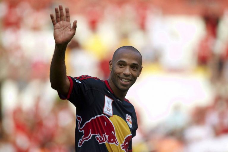 Thierry Henry renuncia a las redes sociales en protesta contra el racismo y la intimidación