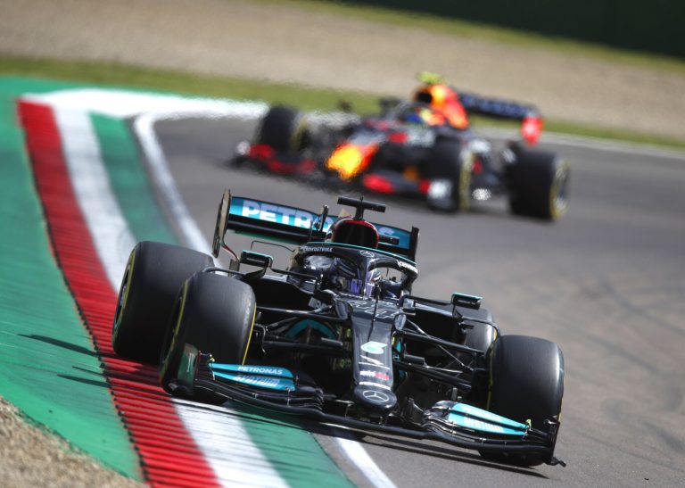Lewis Hamilton consigue su ‘pole position’ 100 en el GP de España por solo 36 milésimas
