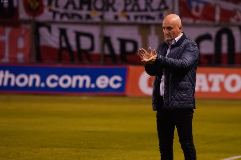 Pablo Repetto deja de ser entrenador de Liga de Quito