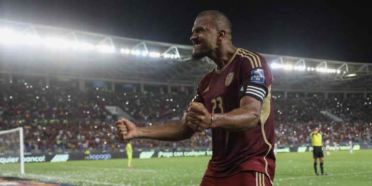 Venezuela vence a Perú y se mete en la pelea por el repechaje