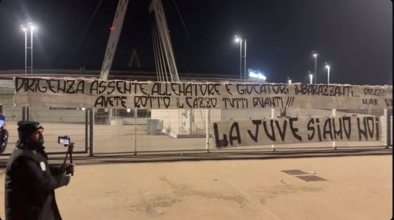 Protestas en la Piazza San Carlo de Turín : La afición de la Juventus exige cambios
