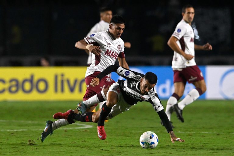 Lanús se trajo un empate muy valioso de Brasil