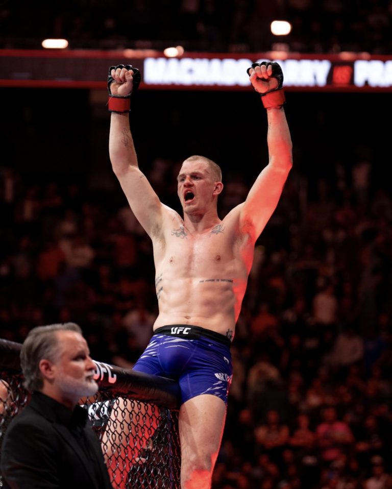 Ian Garry rompió el invicto de los Fighting Nerds