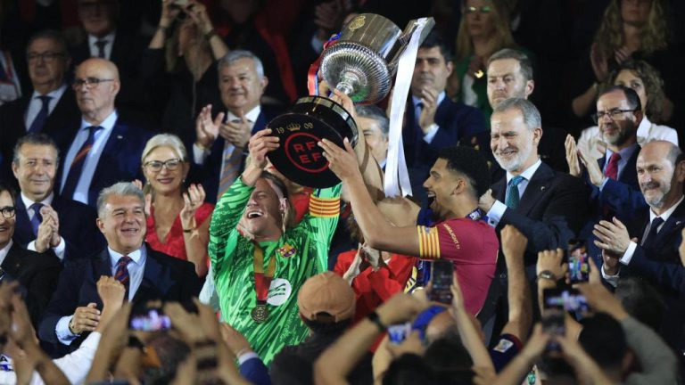 Barcelona venció al Real Madrid en tiempo suplementario y alzó la Copa del Rey