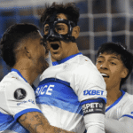 Doblete de Zampedri clasifica a Universidad Católica